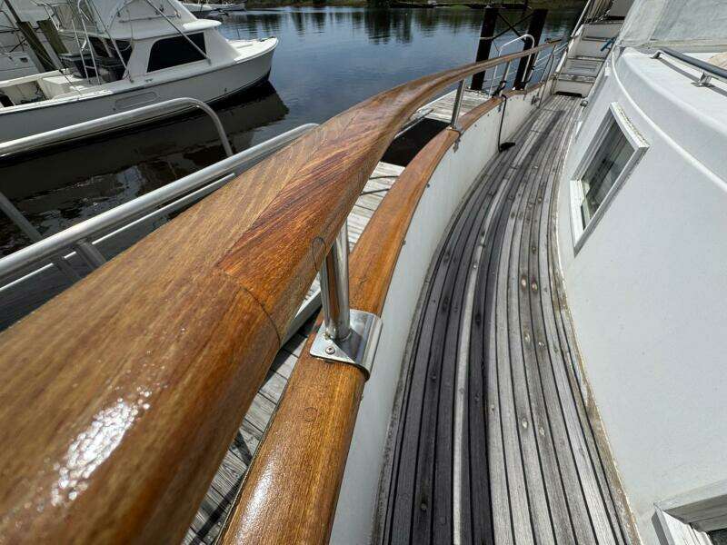 1989 Grand Banks 42 Motor Yacht