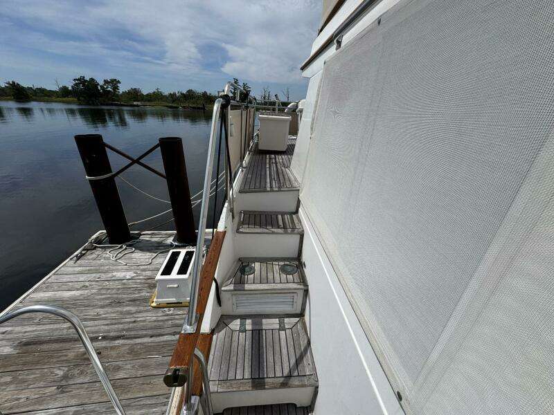 1989 Grand Banks 42 Motor Yacht