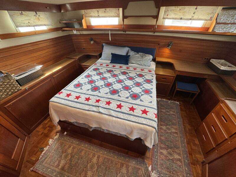 1989 Grand Banks 42 Motor Yacht