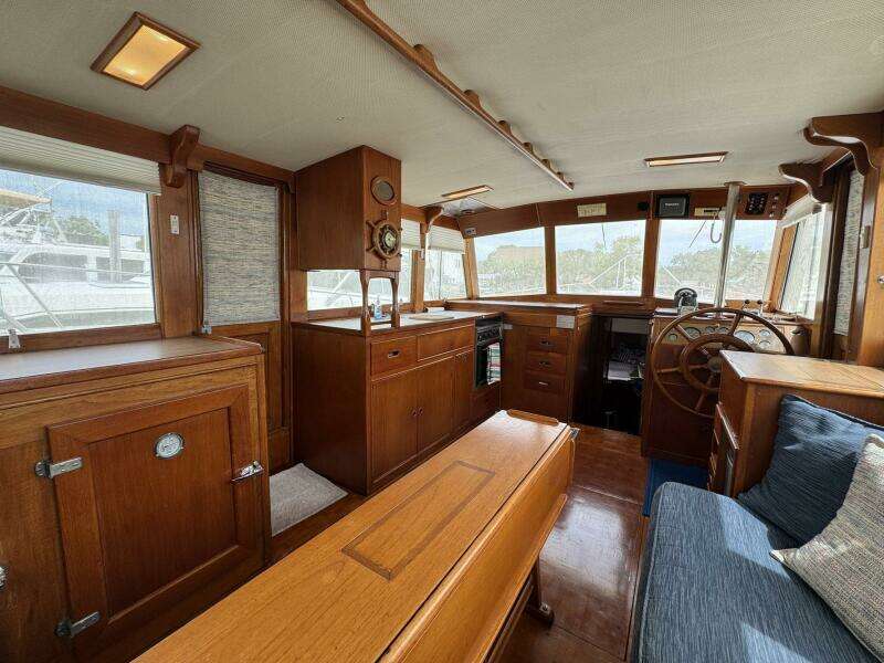 1989 Grand Banks 42 Motor Yacht