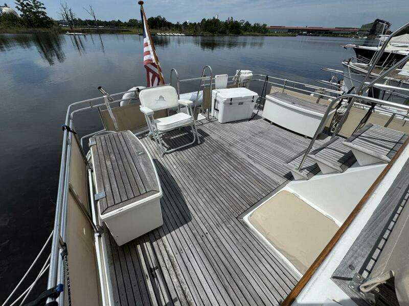 1989 Grand Banks 42 Motor Yacht