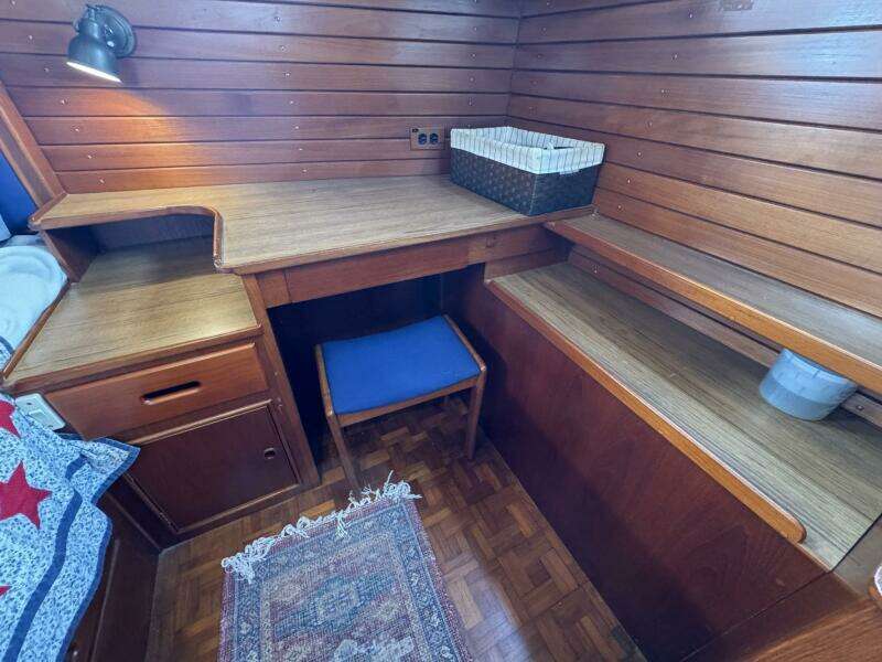 1989 Grand Banks 42 Motor Yacht