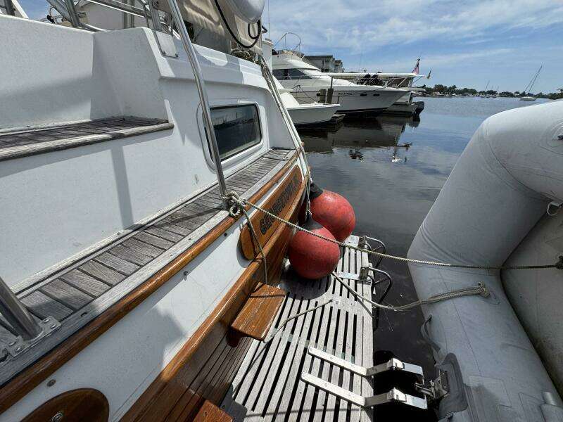 1989 Grand Banks 42 Motor Yacht