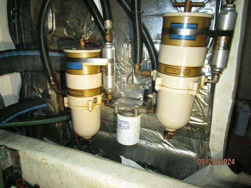 47' Sealine fuel filters