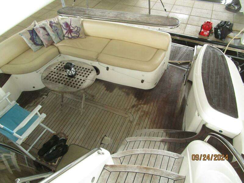47' Sealine aftdeck