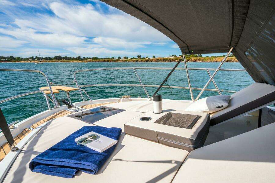 2026 Beneteau Antares 11