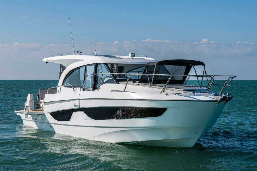 2026 Beneteau Antares 11