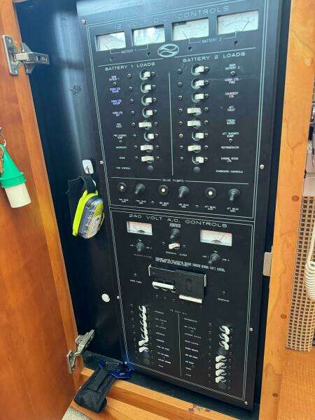 2002 Silverton 392MY