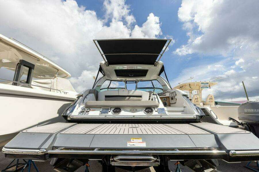 Four Winns 35 - Exterior