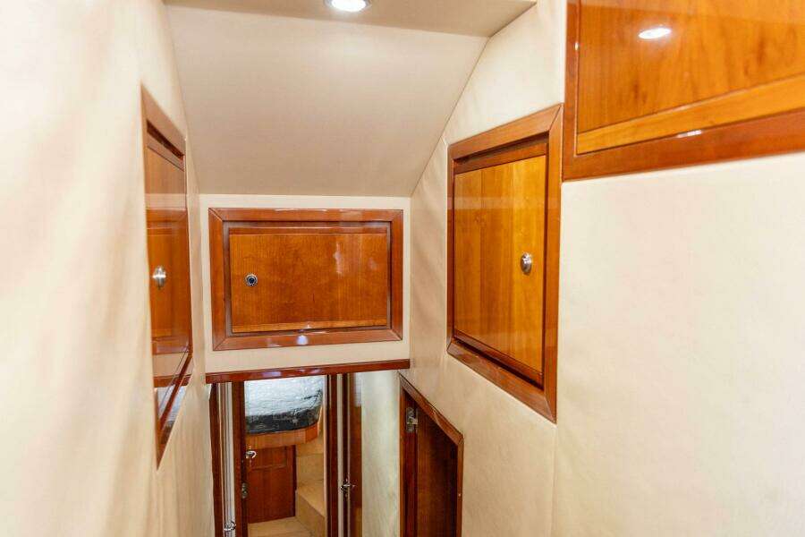 2006 Bertram 510 Convertible