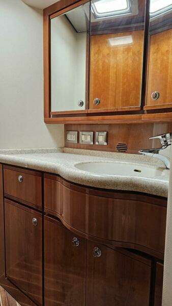 2006 Bertram 510 Convertible