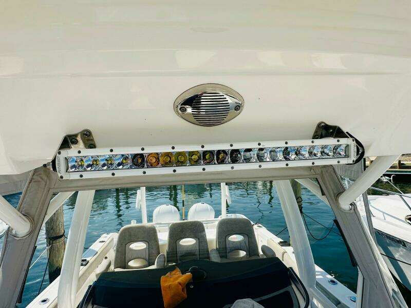 2019 Sea Fox 328 Commander