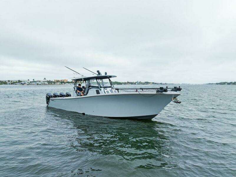 2020 Front Runner 39 CC