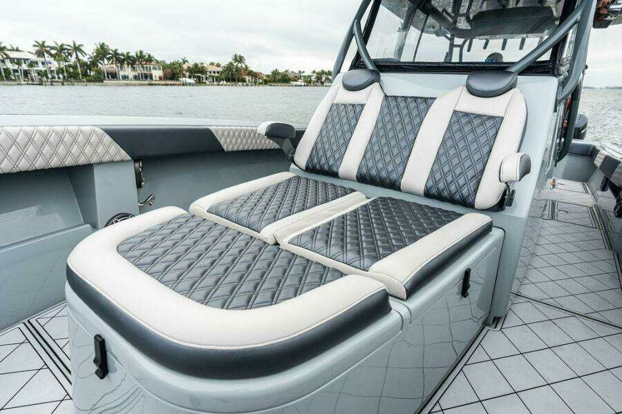 2020 Front Runner 39 CC