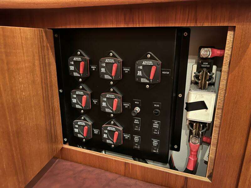 2003 Fantasi 44 Pilot House