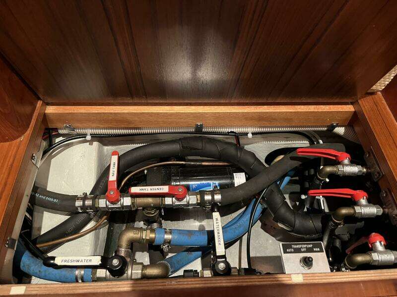 2003 Fantasi 44 Pilot House