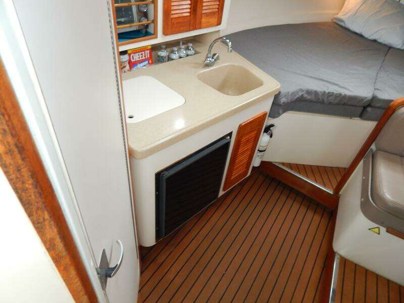 1998 Pursuit 3000 Express