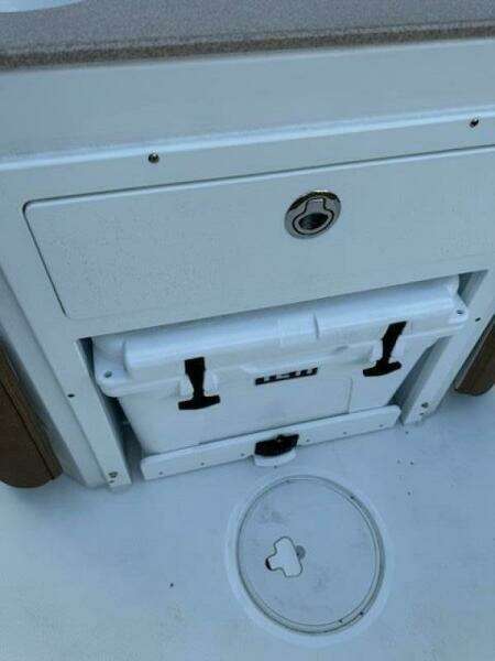 2022 Sea Hunt 265 Ultra