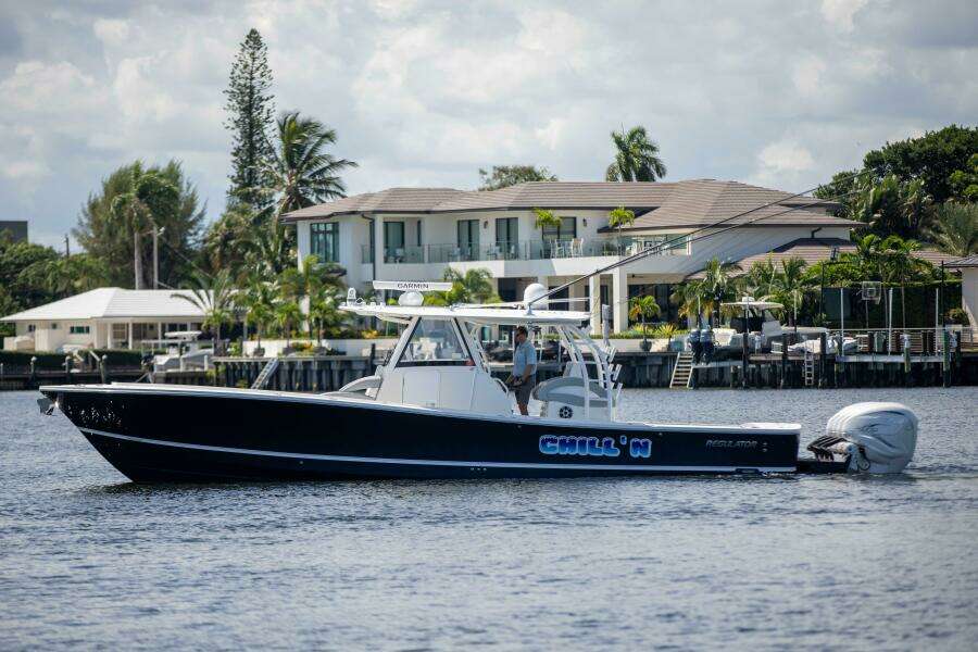 Regulator 41 2021 - Exterior Profile