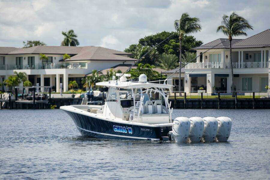 Regulator 41 2021 - Exterior Profile