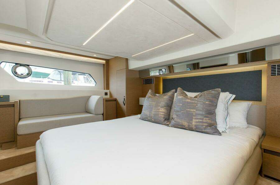 2023 Prestige 460 Flybridge "Pass-N-Bye"