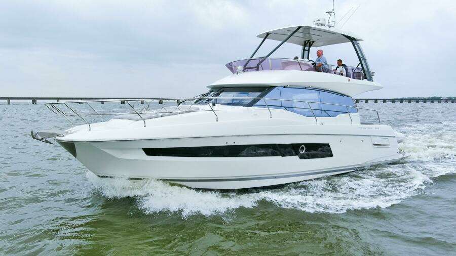 2023 Prestige 460 Flybridge "Pass-N-Bye"