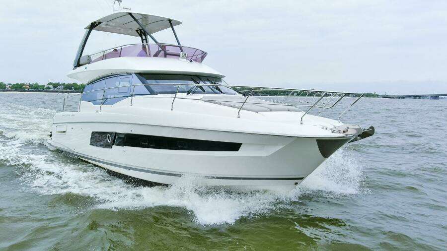 2023 Prestige 460 Flybridge "Pass-N-Bye"