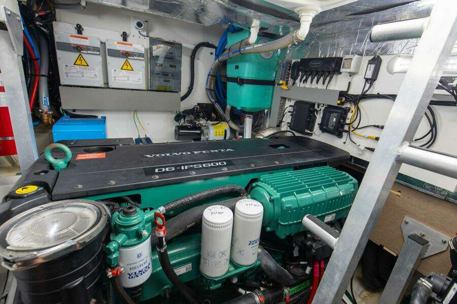 2023 Prestige 460 Flybridge "Pass-N-Bye"