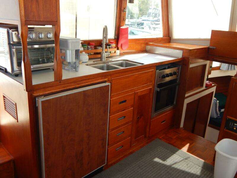 1976 Grand Banks 42 Classic