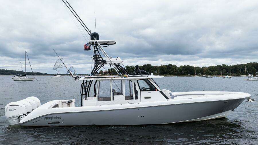 2017 Everglades 435 CC