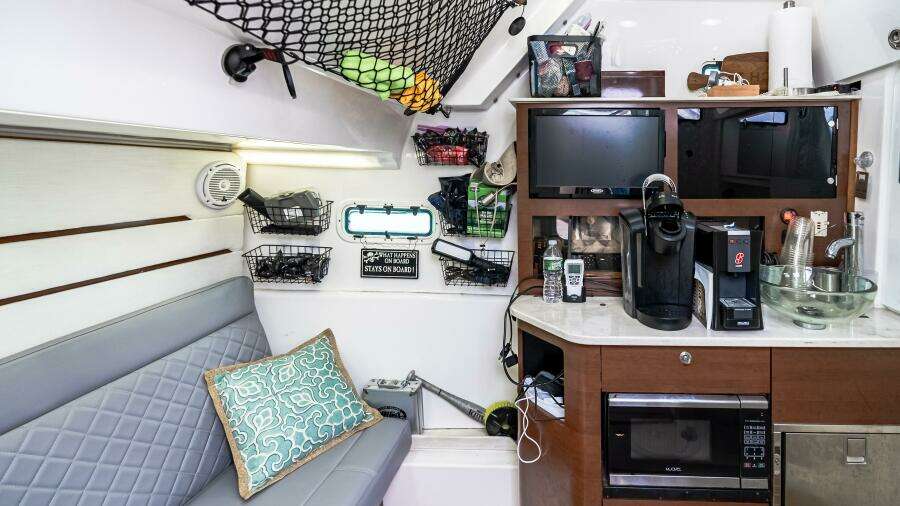 2017 Everglades 435 CC