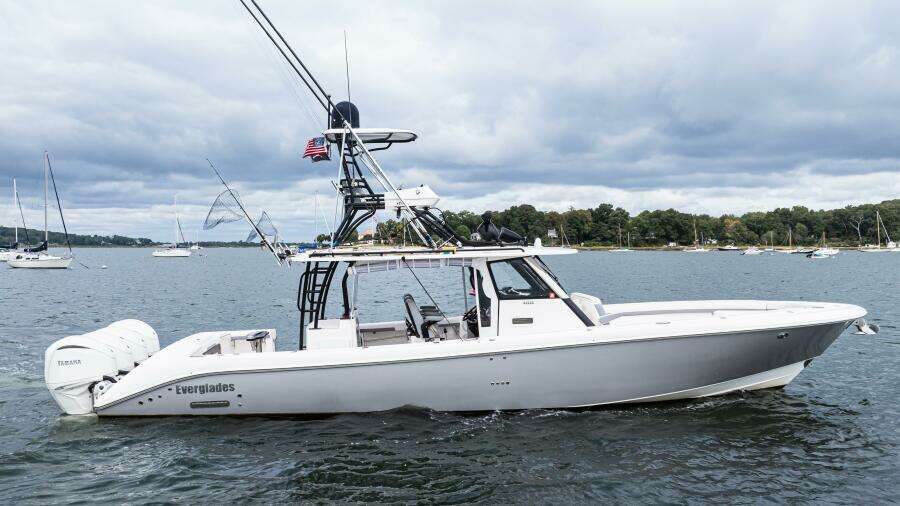 2017 Everglades 435 CC