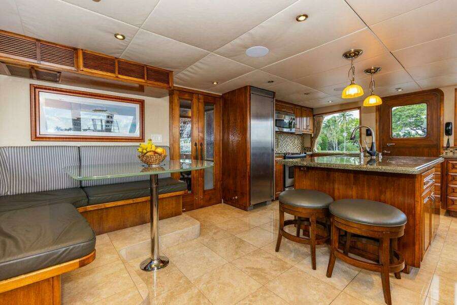 2009 Crystal Yachts Enclosed Pilothouse