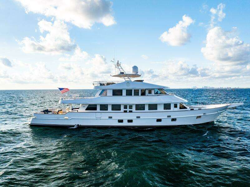 2009 Crystal Yachts Enclosed Pilothouse