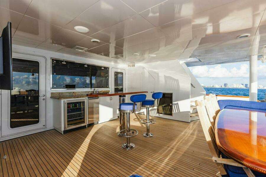 2009 Crystal Yachts Enclosed Pilothouse