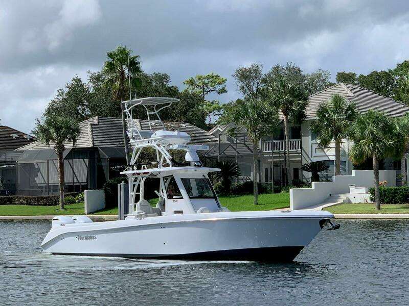 Everglades 32 Dauntless 325CC- Profile