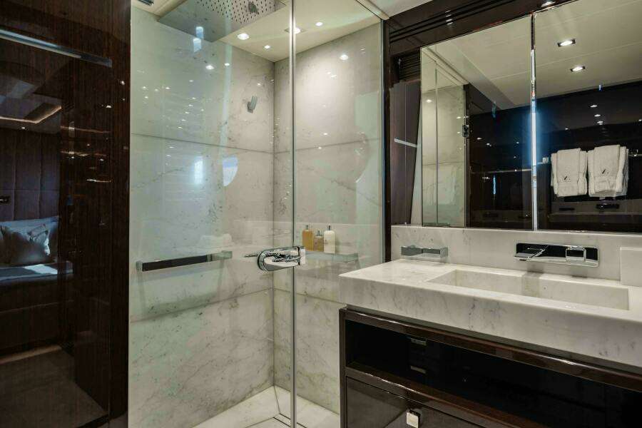 2016 Sunseeker Sunseeker 131 Yacht