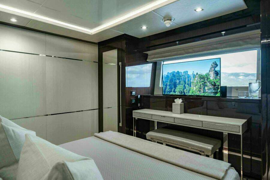 2016 Sunseeker Sunseeker 131 Yacht