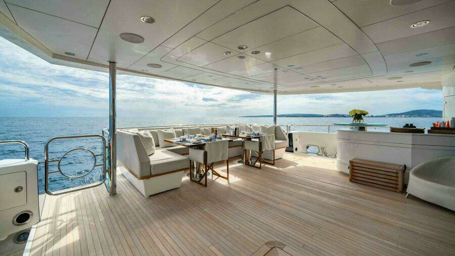 2016 Sunseeker Sunseeker 131 Yacht