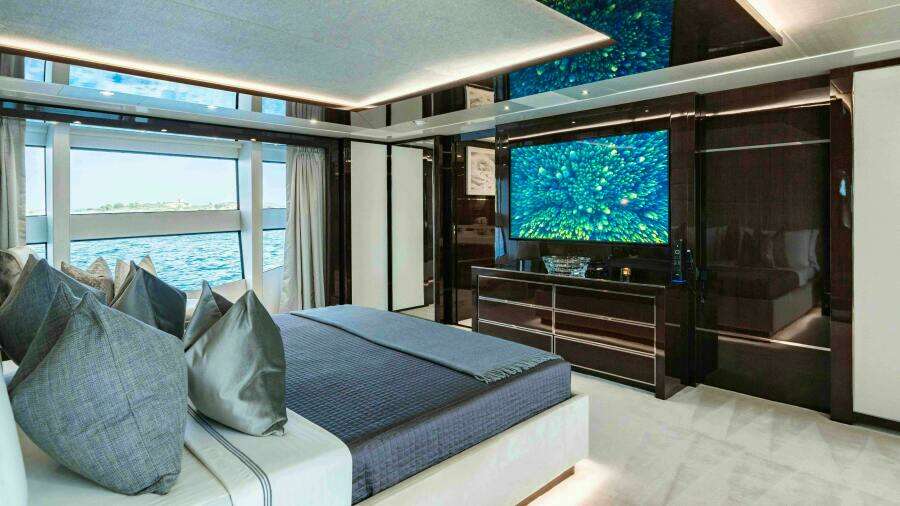 2016 Sunseeker Sunseeker 131 Yacht