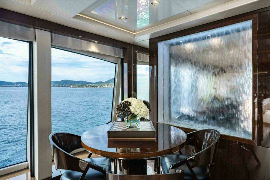 2016 Sunseeker Sunseeker 131 Yacht