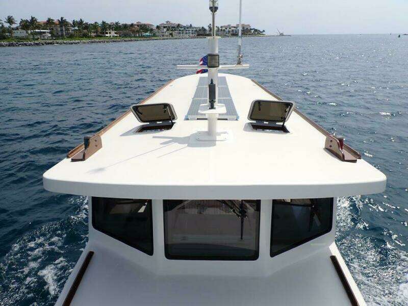 Launch 45 BLUE JACKET -  Exterior Pilothouse