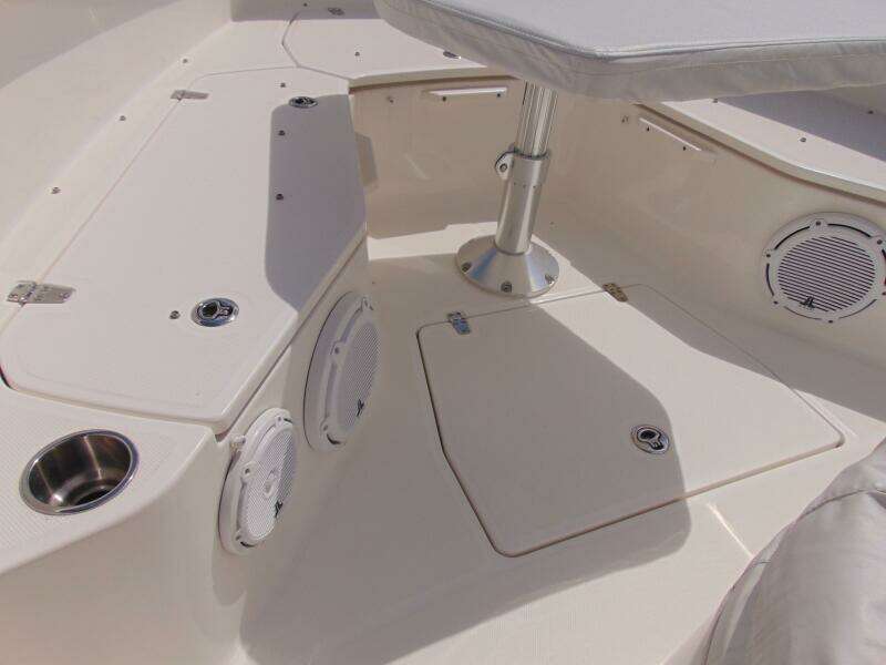 2013 Boston Whaler 370 Outrage