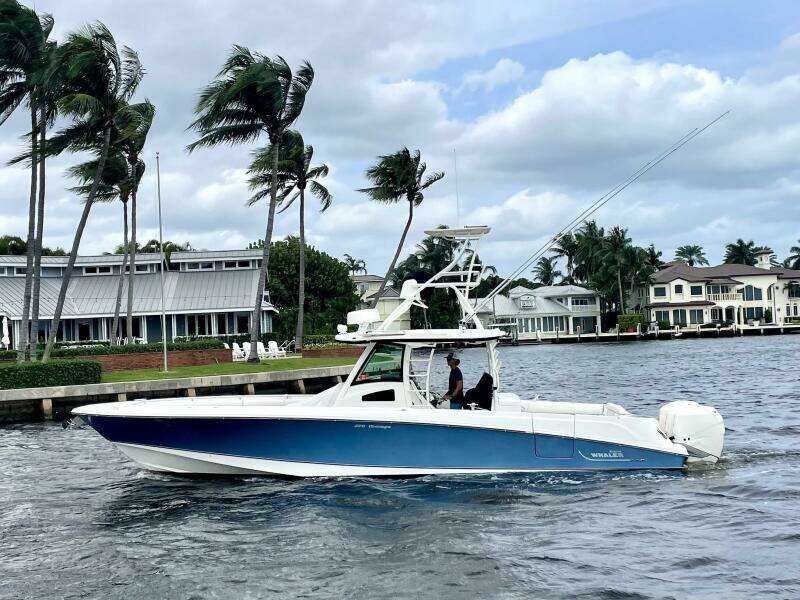 2013 Boston Whaler 370 Outrage