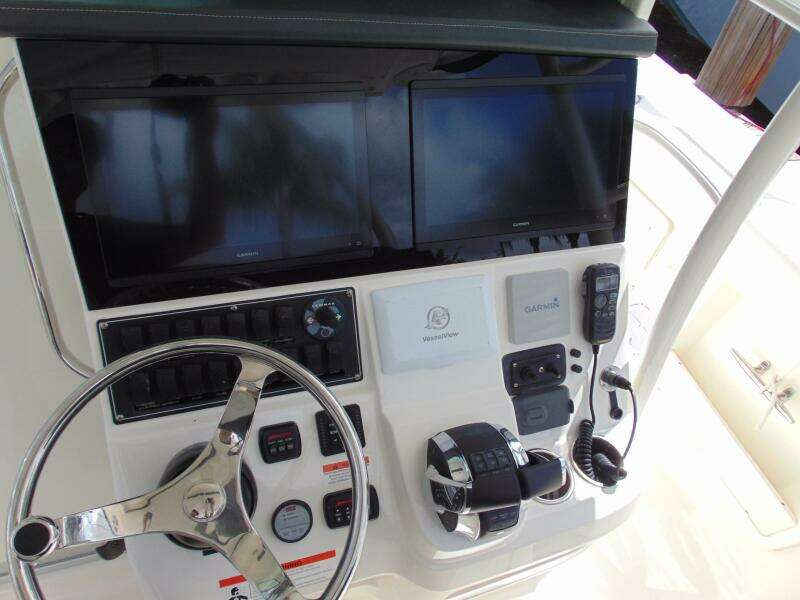 2013 Boston Whaler 370 Outrage
