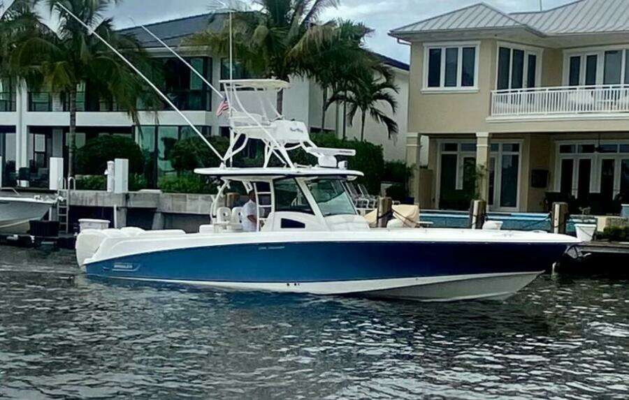 2013 Boston Whaler 370 Outrage