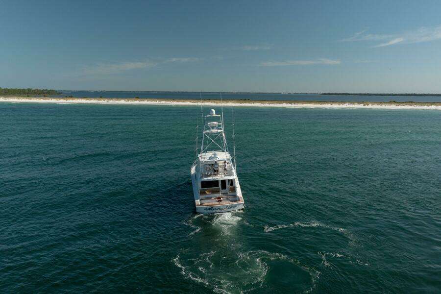 2005 Hatteras 68 Convertible- Transom