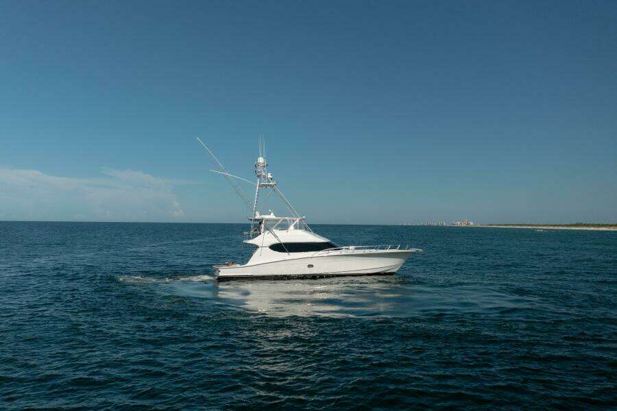 2005 Hatteras 68 Convertible- Profile