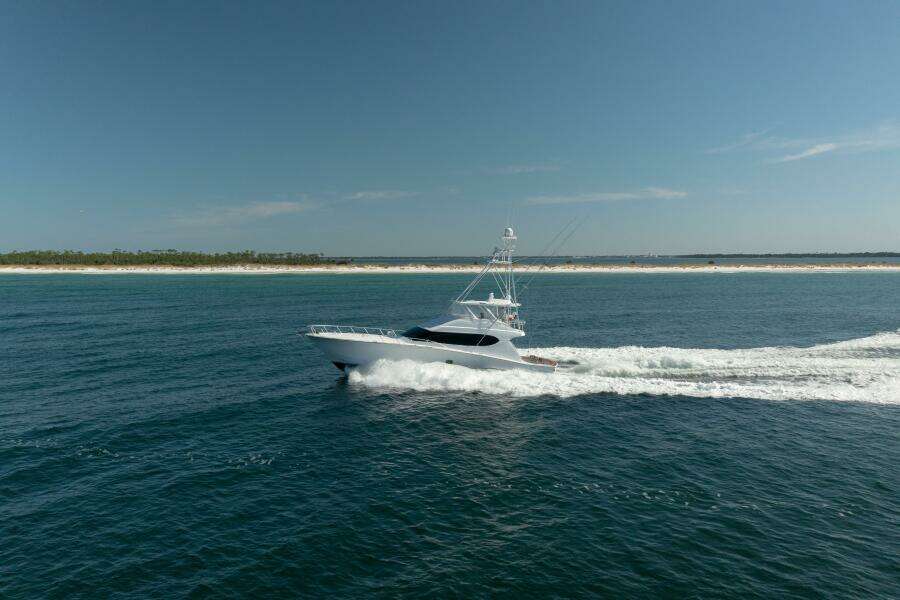 2005 Hatteras 68 Convertible- Port Profile