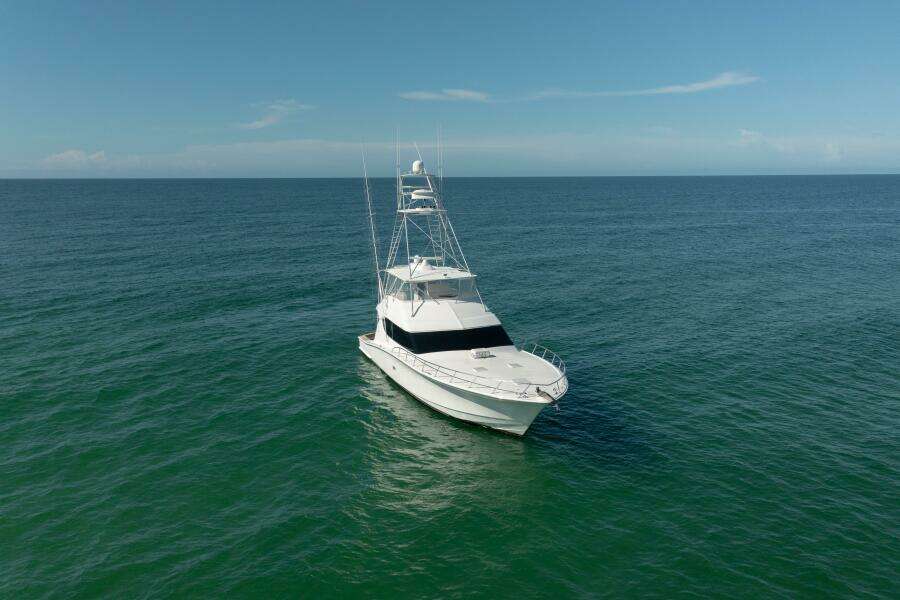 2005 Hatteras 68 Convertible- Bow